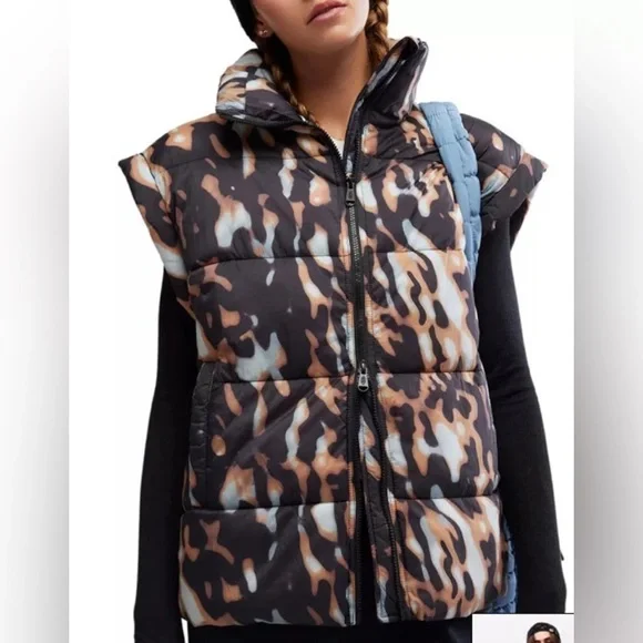 Free people In A Bubble Printed Puffer Vest. NWT. Tortoise shell